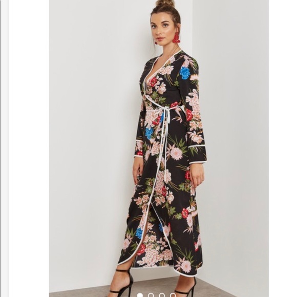 Dresses & Skirts - Maxi floral dress